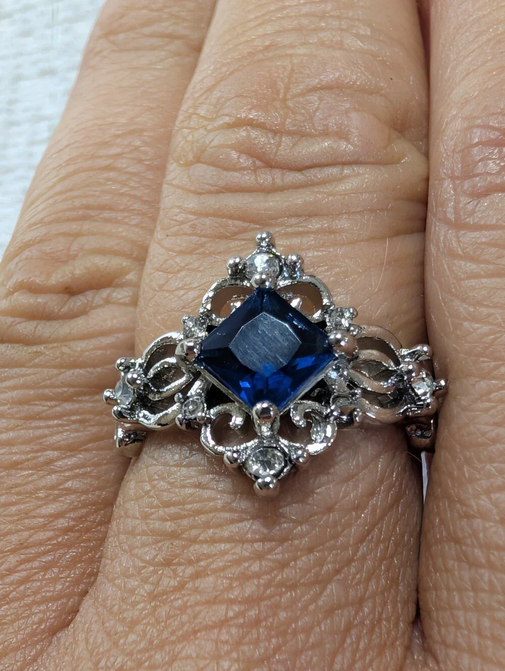 Beautiful Vintage Inspired Blue And White CZ Silver Size 8 Ring